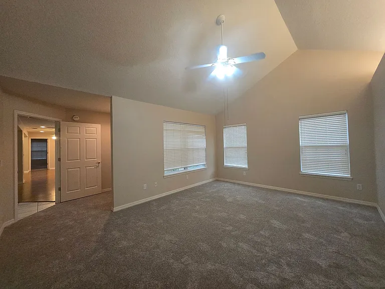 436 SE 4th Ave — Photo 33