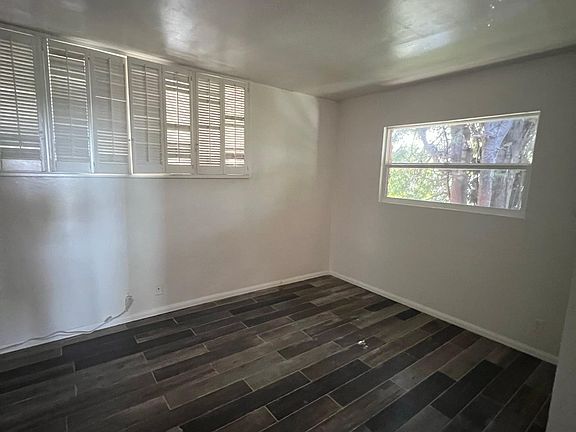 2nd image of 660 N Doheny Dr APT 2