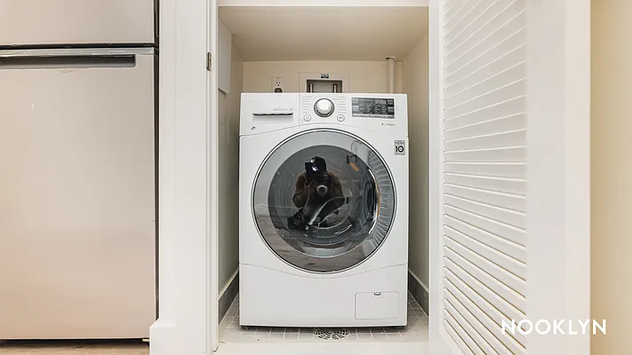 Rented by Nooklyn NYC LLC | media 25