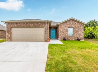 311 Ruffin Rd, Mabank, TX 75147