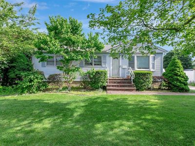 28 44th Street, Islip, NY, 11751