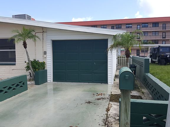 garage for 1 small car or storage