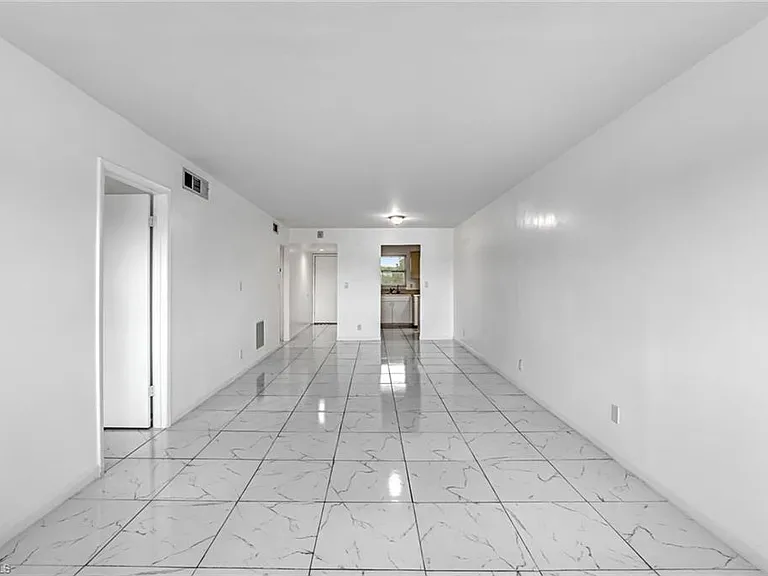 1000 Manatee Rd #A306 — Photo 5