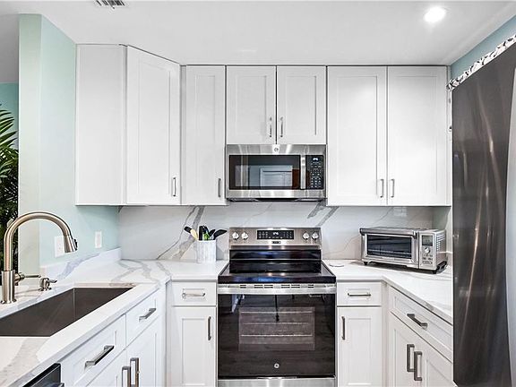 4th image of 206 Harbour Oaks Dr #206