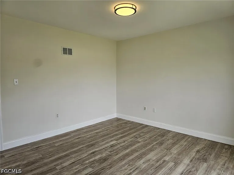 864 Courtington Ln #12 — Photo 20