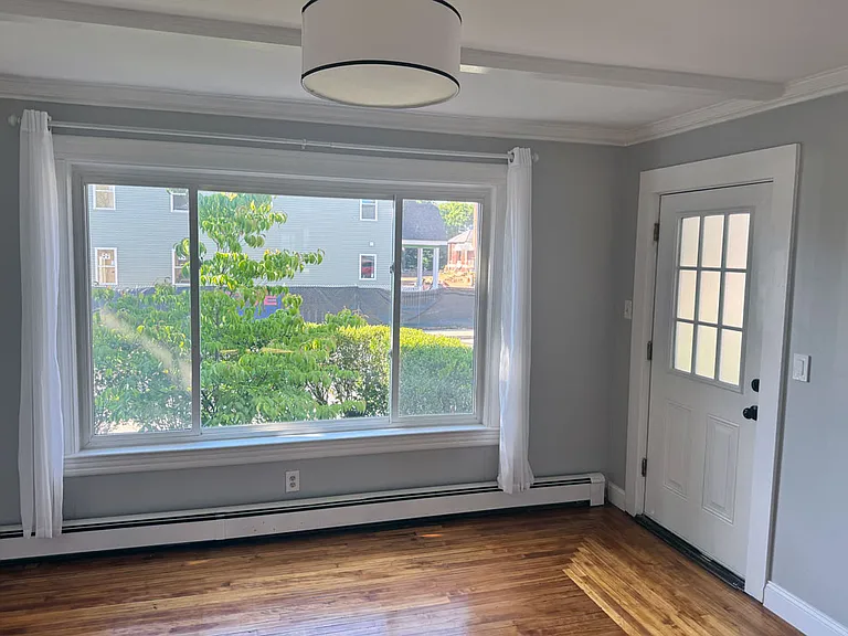 22 Pleasant St #A — Photo 2