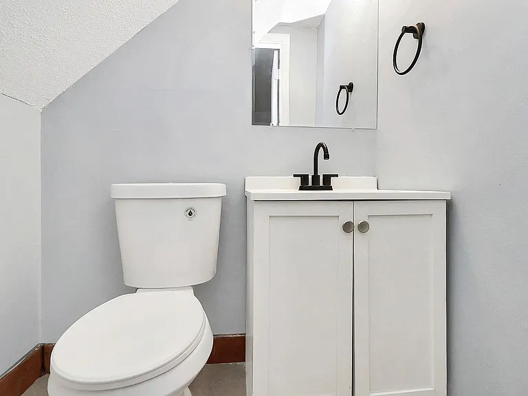 Thompson Place Apartments — Photo 5