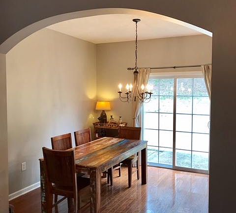 Dining area which is connected to the kitchen