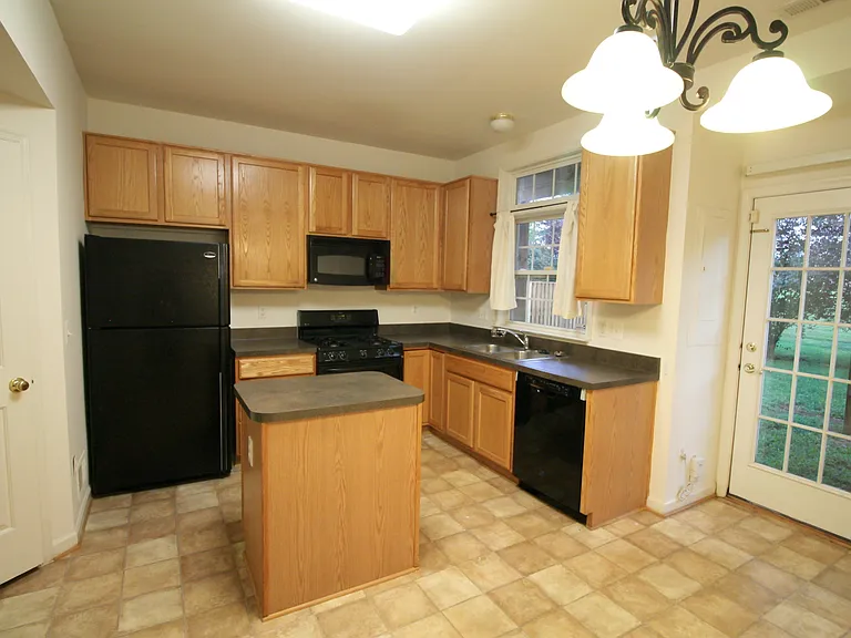 44501 Potter Ter — Photo 11