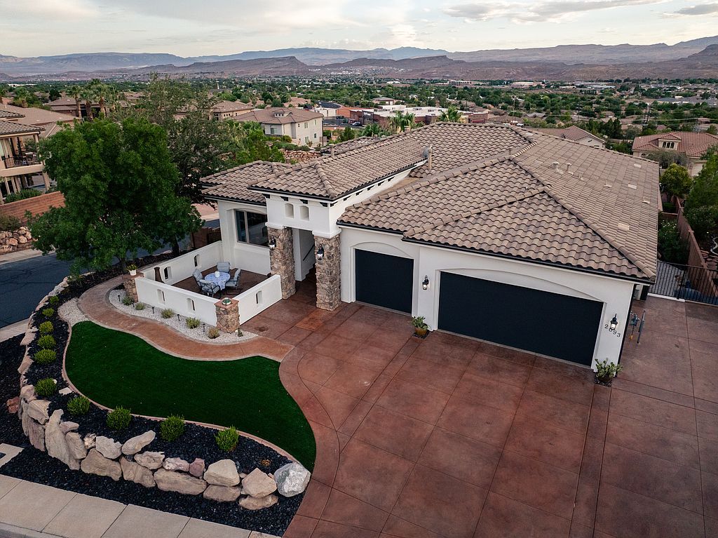 2093 N Lone Rock Dr - Property Image