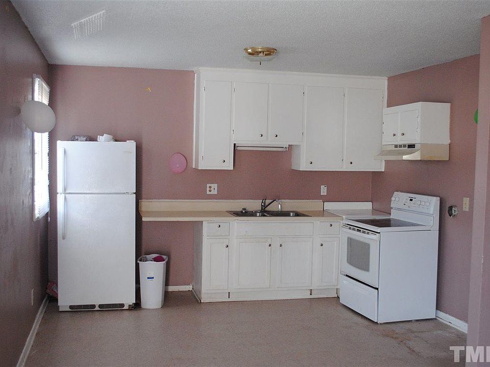 2nd image of 4 Welch Pl