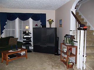 4th image of 915 Lincoln Dr