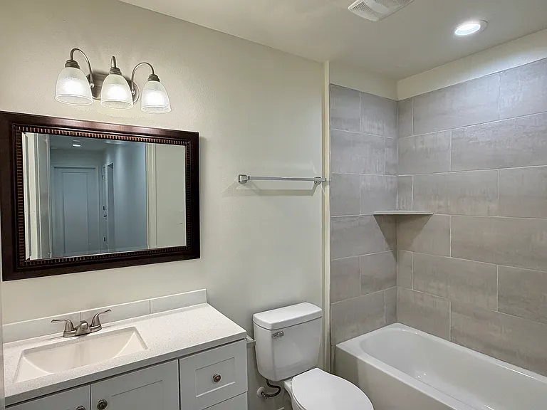 2 Canterberry Cir #A — Photo 23