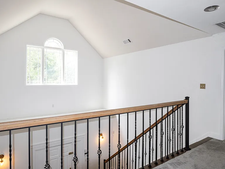 2038 East Dr — Photo 15