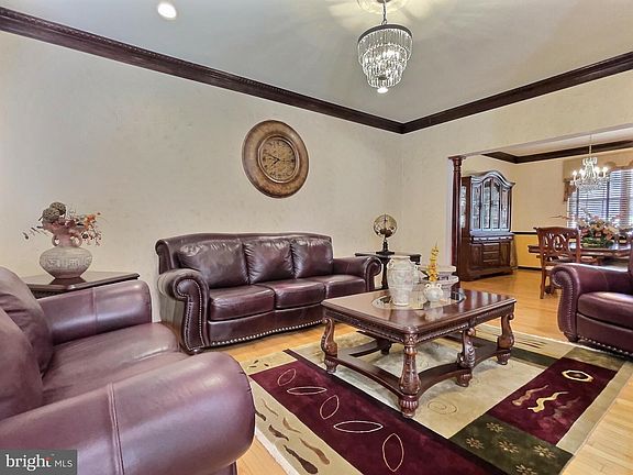 3rd image of 58 Creekwood Dr