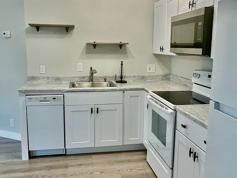 28 Sebastian Ave #C — Photo 13