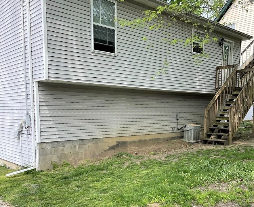 2nd image of 505 N McLean St