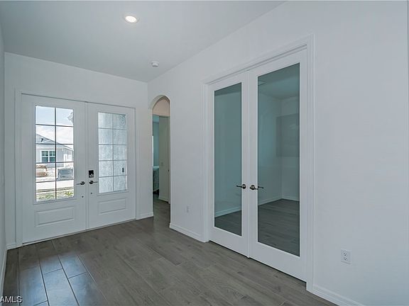 4th image of 25090 Longmeadow Dr