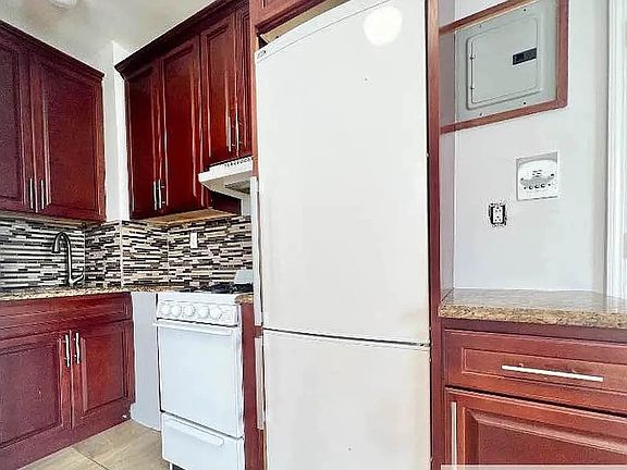 3rd image of 57 Herkimer St APT 605