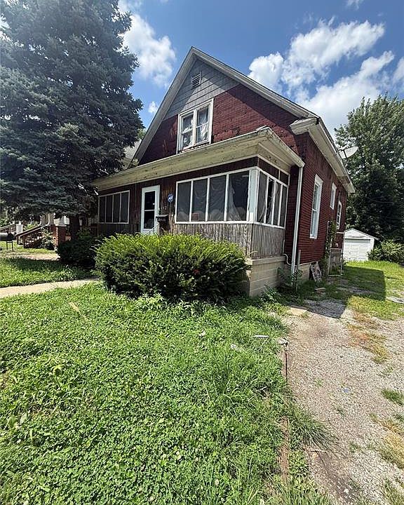1st image of 442 W Division St