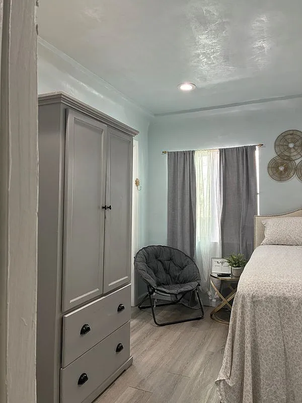 1 bed, 1.0 bath, 700 sqft, $1,600 — Photo 3