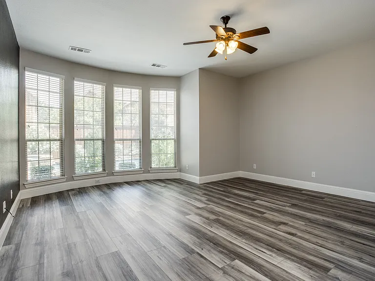13336 Thornton Dr — Photo 23