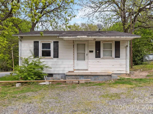 545 S Green St, Statesville, NC 28677