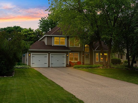 2nd image of 4104 Havenhill Cir