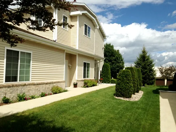 3120C White Tail Ln, Oshkosh, WI 54904