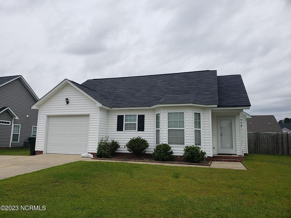 1st image of 1904 Penncross Drive
