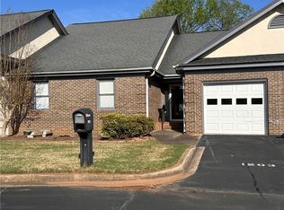 1203 Cobbs Glen Dr, Anderson, SC 29621
