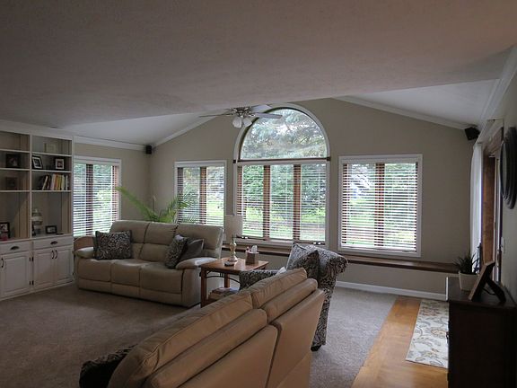 3rd image of 1854 Acorn Ln