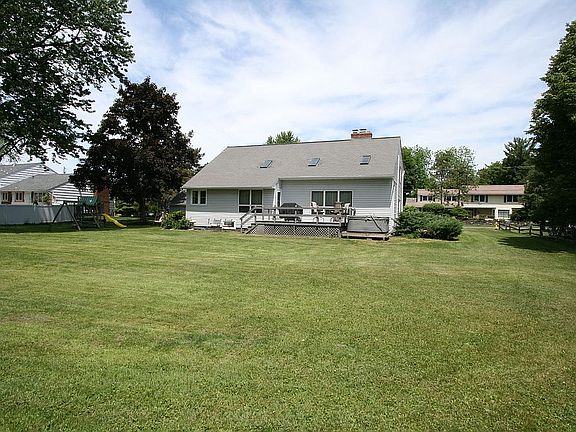 4th image of 7674 Stonehedge Ln