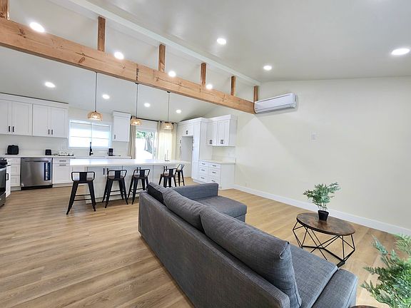 4th image of 14372 Janice St