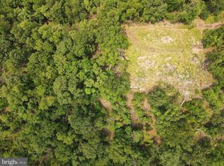 4 Blumb Ln, Great Cacapon, WV 25422