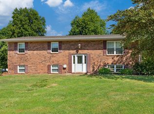 910 Long Branch Rd, Troy, IL 62294