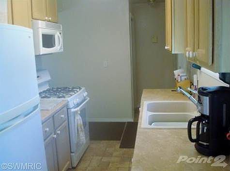 main floor kitchen