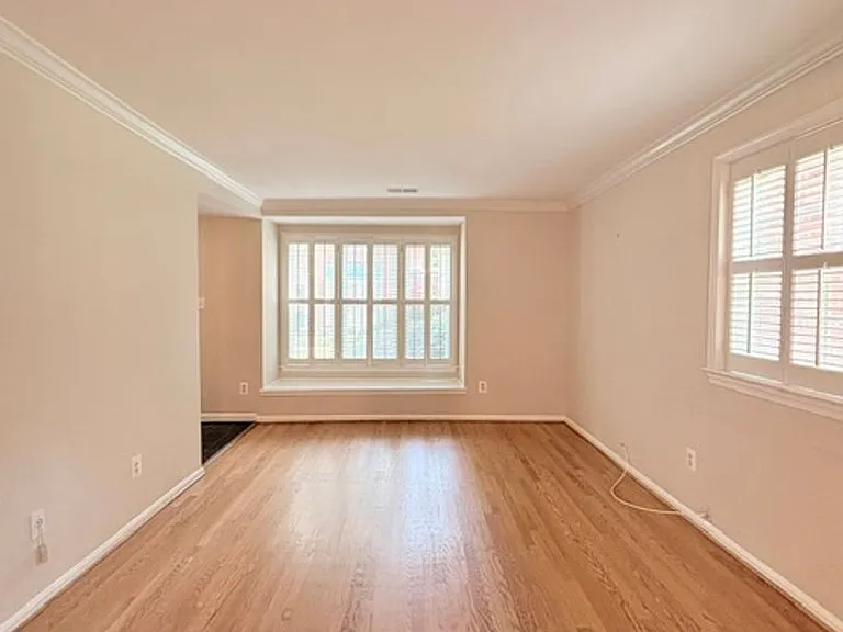 6718 Kenwood Forest Ln — Photo 5