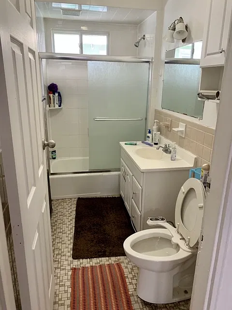 6 bed, 9999 sqft, $6,000 — Photo 1