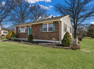 3002 N Charlotte St, Gilbertsville, PA 19525