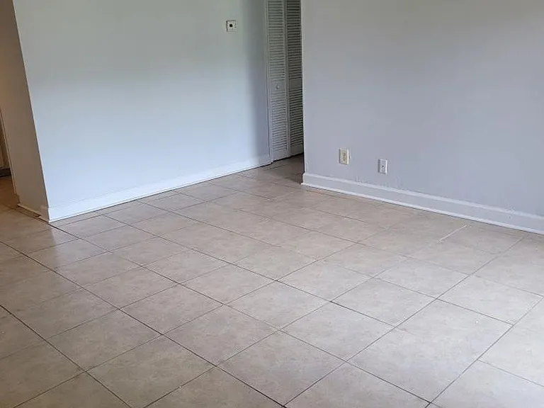 1215 Old Manor Rd — Photo 10