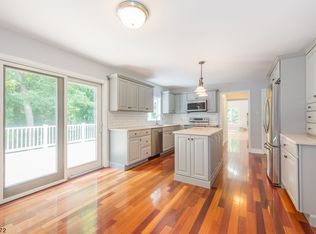 9 Woodland Hills Dr, Vernon, NJ 07461