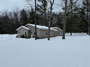 2870 Chippewa Beach Rd, Indian River, MI 49749