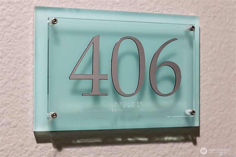 5th image of 424 N 85th Street #406