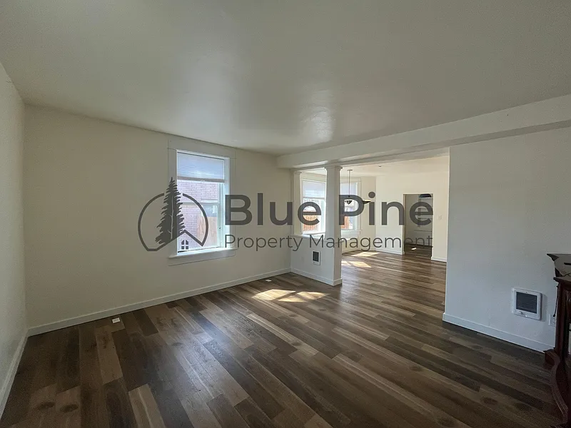 3 bed, 1.0 bath, 1600 sqft, $1,500 — Photo 2