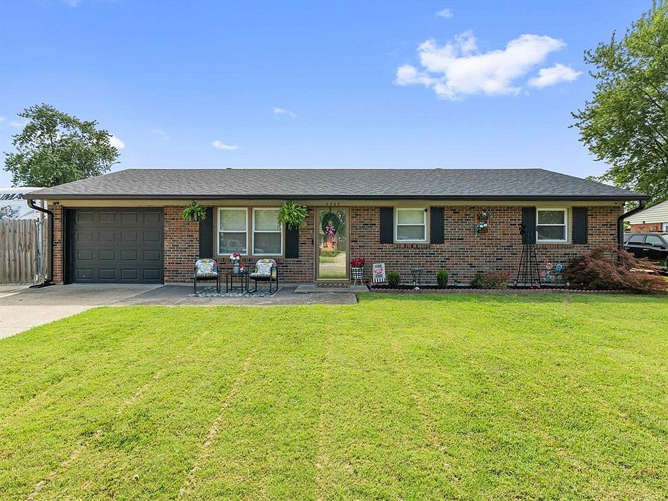 1st image of 3049 Yosemite Dr