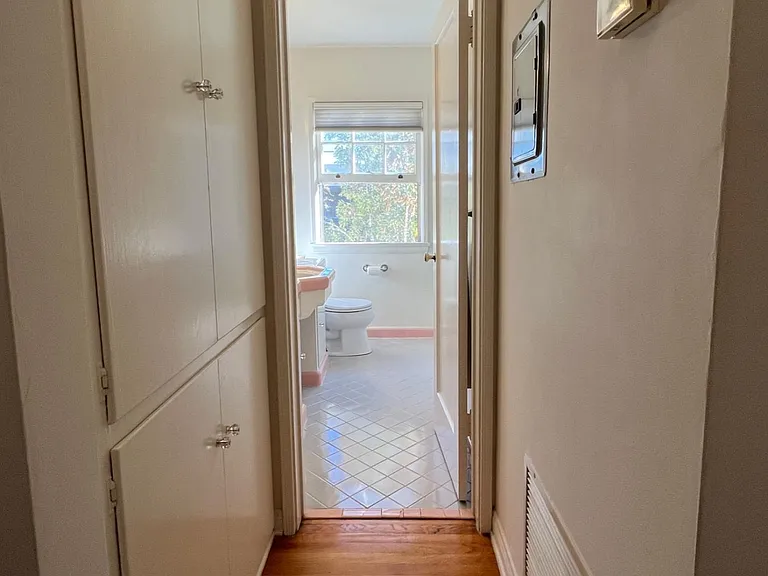 Hall to the bathroom