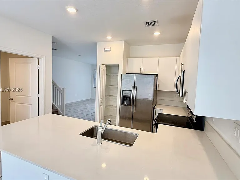 11910 SW 245th Ter #11910 — Photo 6