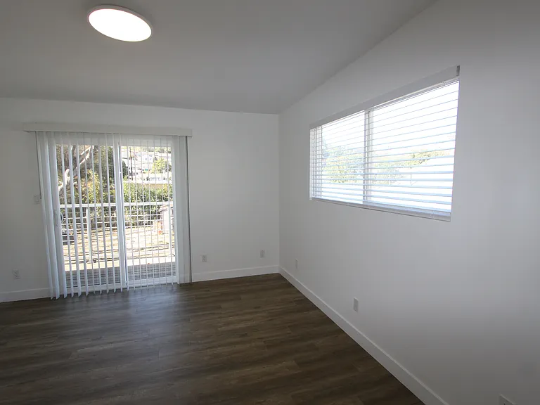 3711 Lomitas Dr — Photo 15