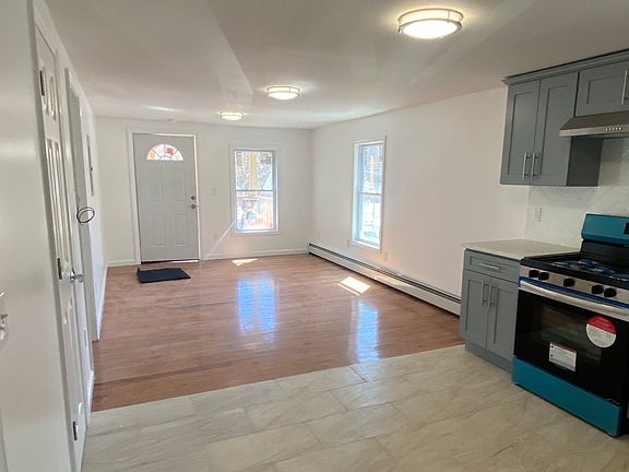2nd image of 125 Wall St APT 2
